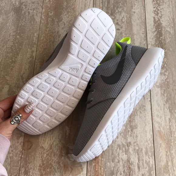 NWT Nike ID Roshe One Custom Grey - Picture 6 of 7